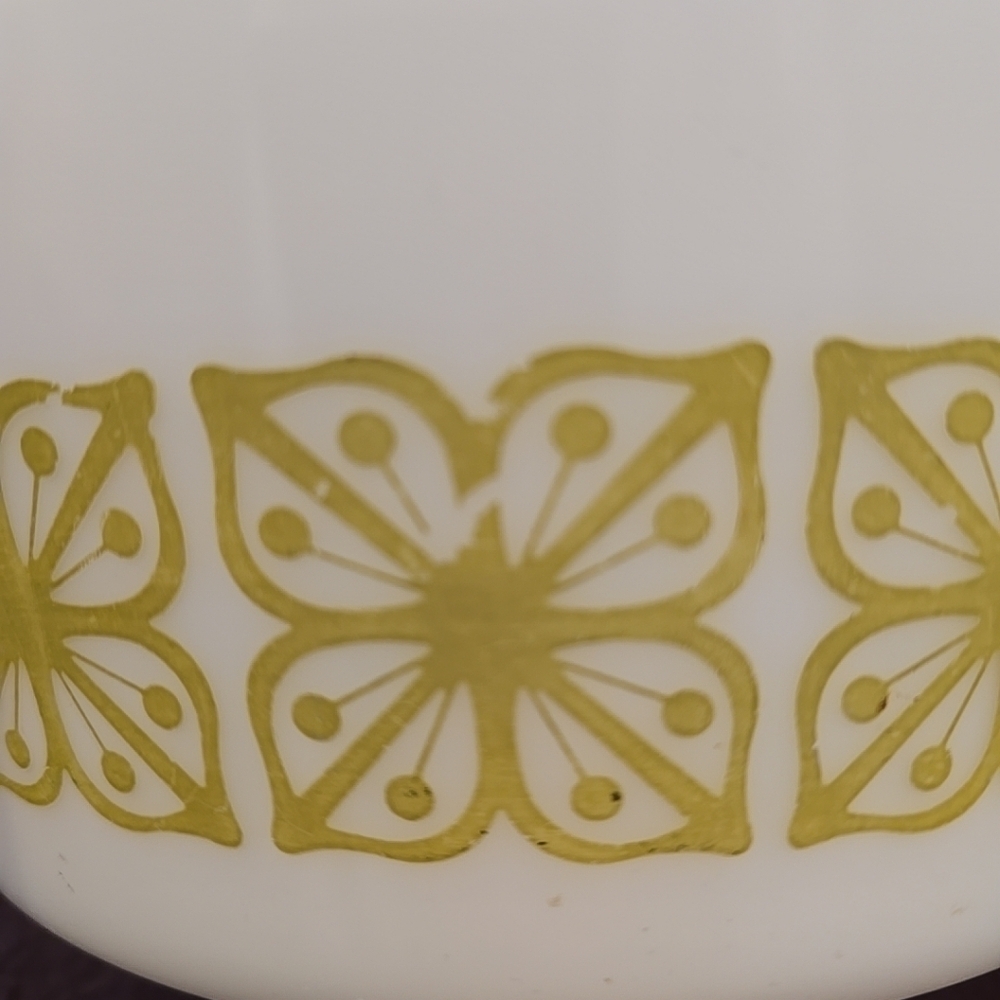 Pyrex Verde Green Square Flower Casserole - Picture 7 of 10